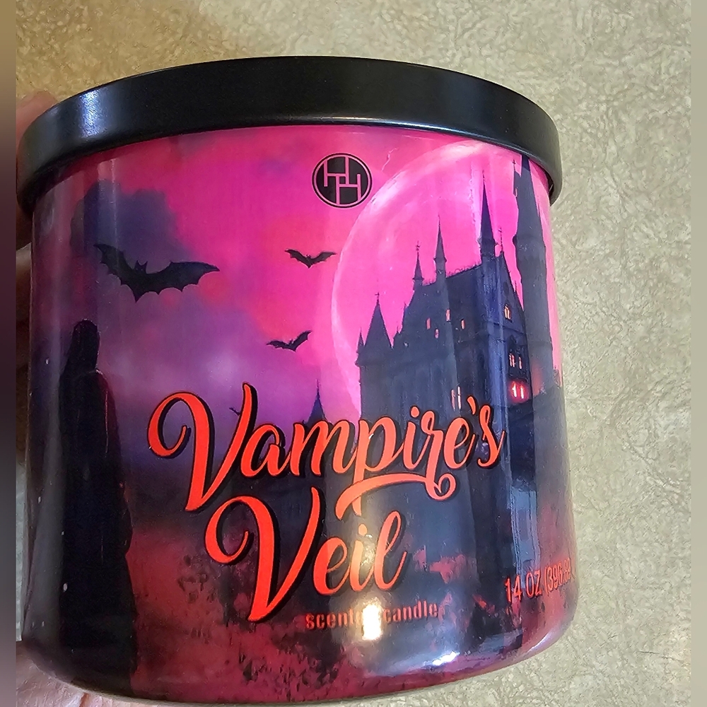 Vampire's Veil Scented Candle